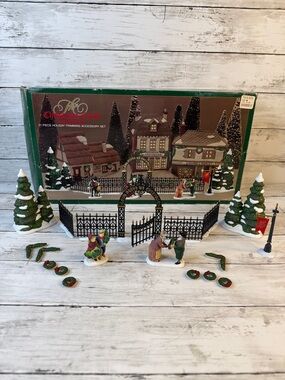 Dept 56 The Christmas Carol Holiday Trimming Accessory set village Read details